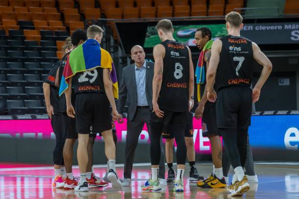 足坛舆论瞬 足坛舆论瞬